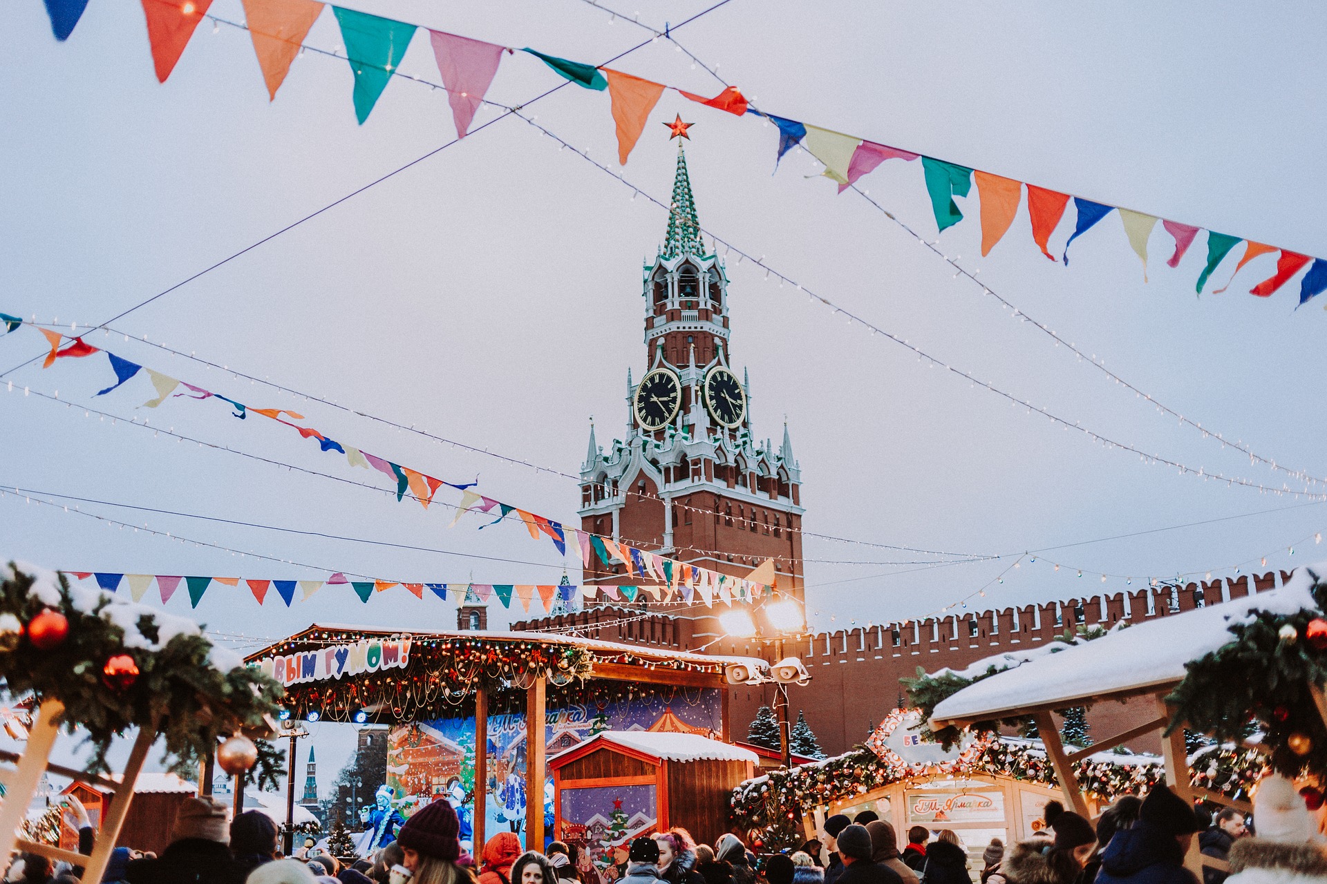 Julmarknad på Röda torget utanför Kreml, Moskva.